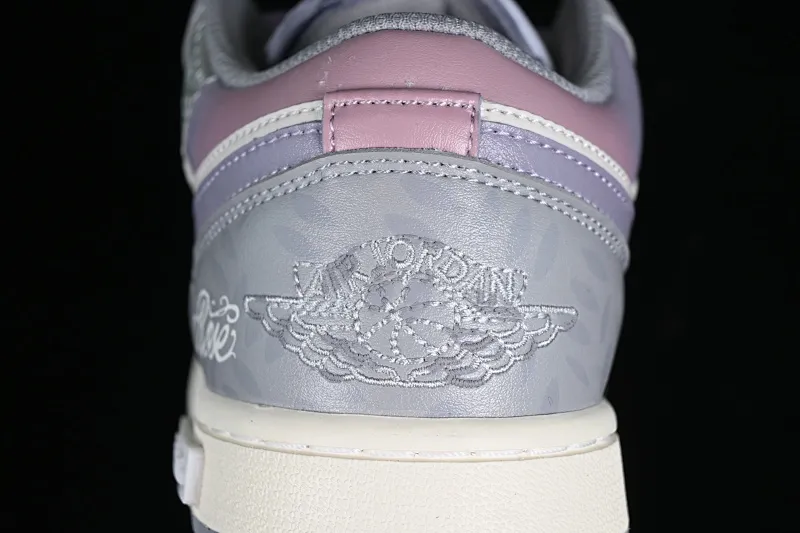 All categories Air Jordan Jordan series basketball shoes Air Jordan 1 Low Air Jordan 1 Low AJ1 Joe 1 Panda Prank Modern Wei Realm Gray Series Medal of the Rose Low-top cultural retro basketball shoes 553560-053